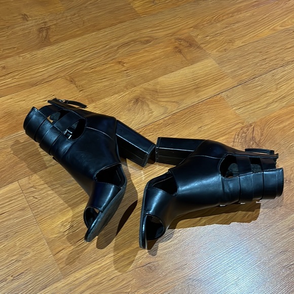 Ladies open toe shoes - Picture 8 of 10